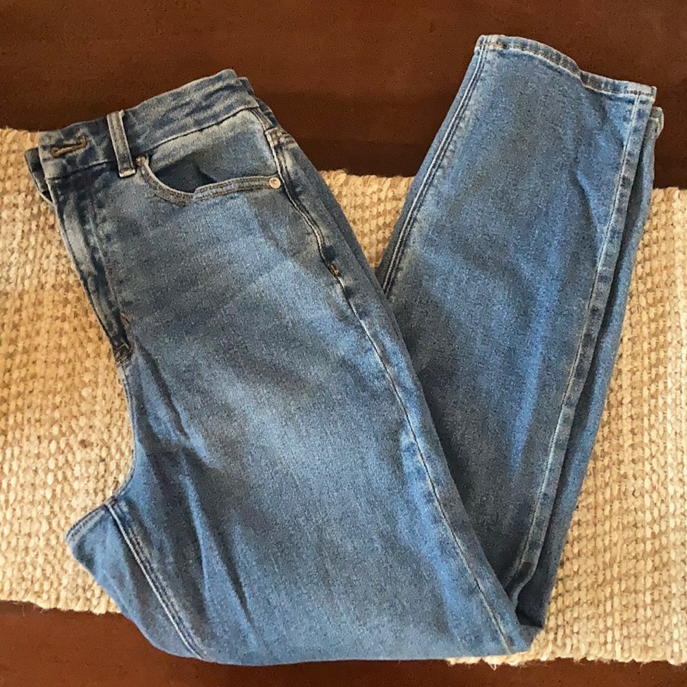 American Eagle Curvy Stretch Mom Jean